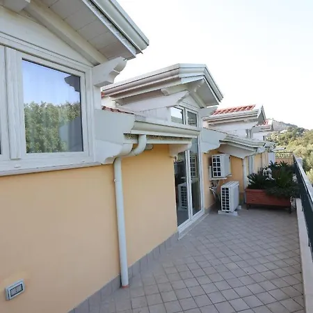 Oliveto 4*